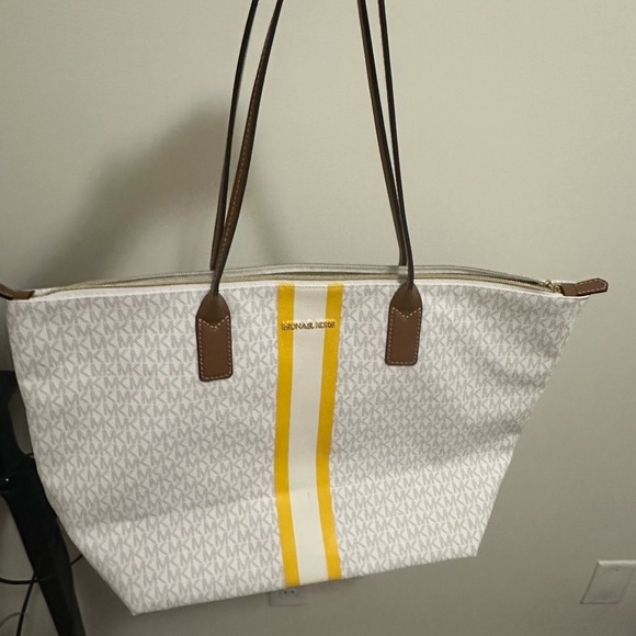 Michael Kors Zipper Tote - Picture 5 of 7